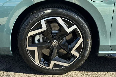 DF25EZG Volkswagen Passat 1.5 TSI eHybrid 272 R-Line 5dr DSG **INFORTAINMENT PACK, PAN ROOF, DRIVER P Thumbnail #12