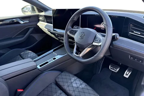 DF25EZG Volkswagen Passat 1.5 TSI eHybrid 272 R-Line 5dr DSG **INFORTAINMENT PACK, PAN ROOF, DRIVER P Thumbnail #15