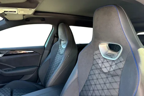 DF25EZG Volkswagen Passat 1.5 TSI eHybrid 272 R-Line 5dr DSG **INFORTAINMENT PACK, PAN ROOF, DRIVER P Thumbnail #17