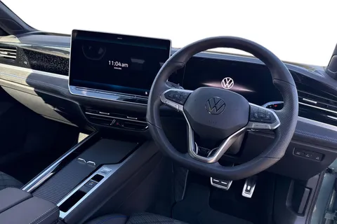 DF25EZG Volkswagen Passat 1.5 TSI eHybrid 272 R-Line 5dr DSG **INFORTAINMENT PACK, PAN ROOF, DRIVER P Thumbnail #19