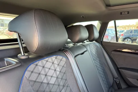 DF25EZG Volkswagen Passat 1.5 TSI eHybrid 272 R-Line 5dr DSG **INFORTAINMENT PACK, PAN ROOF, DRIVER P Thumbnail #20