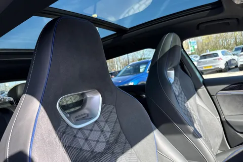 DF25EZG Volkswagen Passat 1.5 TSI eHybrid 272 R-Line 5dr DSG **INFORTAINMENT PACK, PAN ROOF, DRIVER P Thumbnail #25