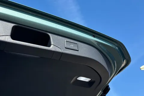 DF25EZG Volkswagen Passat 1.5 TSI eHybrid 272 R-Line 5dr DSG **INFORTAINMENT PACK, PAN ROOF, DRIVER P Thumbnail #33