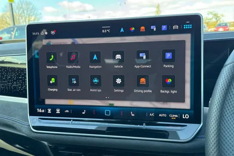 DF25EZG Volkswagen Passat 1.5 TSI eHybrid 272 R-Line 5dr DSG **INFORTAINMENT PACK, PAN ROOF, DRIVER P Thumbnail #39