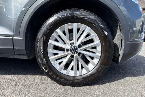 PK22UAG Volkswagen T-Roc 1.0 TSI Life 5dr Thumbnail #6