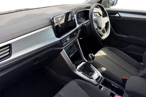 PK22UAG Volkswagen T-Roc 1.0 TSI Life 5dr Thumbnail #8