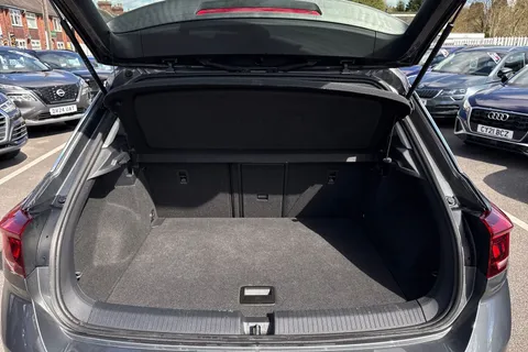 PK22UAG Volkswagen T-Roc 1.0 TSI Life 5dr Thumbnail #9