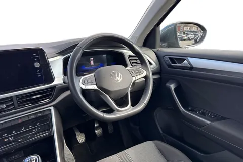 PK22UAG Volkswagen T-Roc 1.0 TSI Life 5dr Thumbnail #12