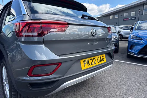 PK22UAG Volkswagen T-Roc 1.0 TSI Life 5dr Thumbnail #15