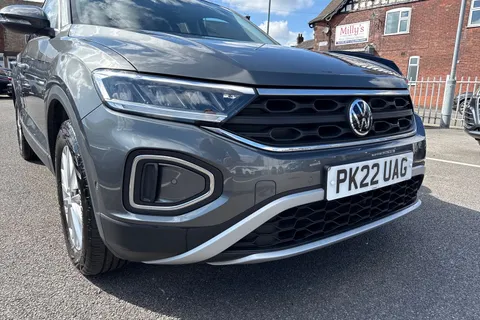 PK22UAG Volkswagen T-Roc 1.0 TSI Life 5dr Thumbnail #16