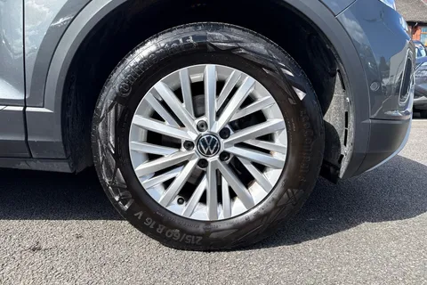 PK22UAG Volkswagen T-Roc 1.0 TSI Life 5dr Thumbnail #21