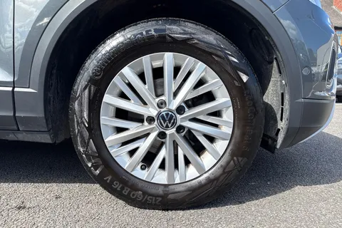 PK22UAG Volkswagen T-Roc 1.0 TSI Life 5dr Thumbnail #22