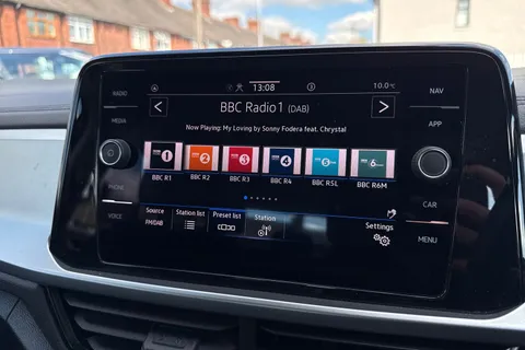 PK22UAG Volkswagen T-Roc 1.0 TSI Life 5dr Thumbnail #27