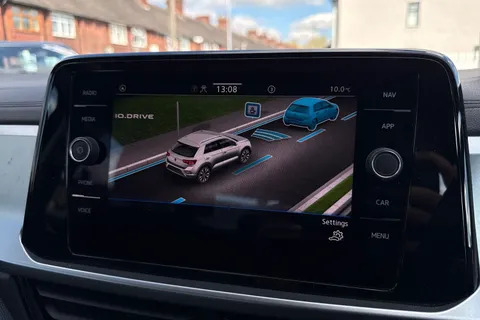 PK22UAG Volkswagen T-Roc 1.0 TSI Life 5dr Thumbnail #31