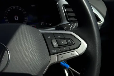 PK22UAG Volkswagen T-Roc 1.0 TSI Life 5dr Thumbnail #33