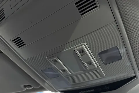 PK22UAG Volkswagen T-Roc 1.0 TSI Life 5dr Thumbnail #37