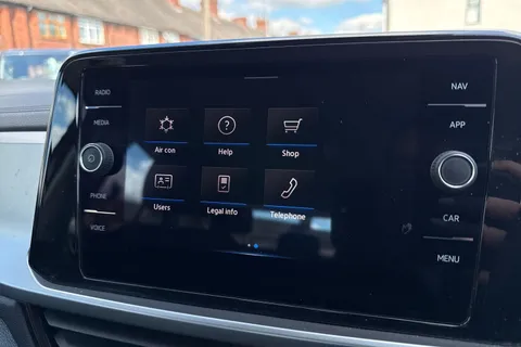 PK22UAG Volkswagen T-Roc 1.0 TSI Life 5dr Thumbnail #38