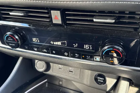 DG74CLV Nissan X-Trail 1.5 h e-POWER N-Connecta Auto e-4ORCE Euro 6 (s/s) 5dr Thumbnail #23