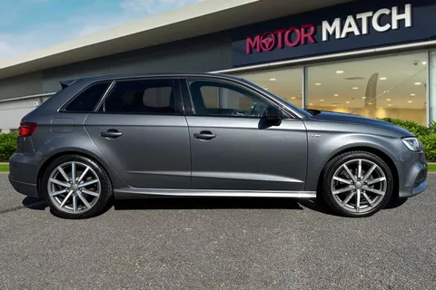 GF19HCK Audi A3 1.5 TFSI CoD 35 Black Edition Sportback S Tronic Euro 6 (s/s) 5dr Thumbnail #4