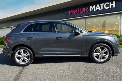 BP20OVL Audi Q3 2.0 TFSI 45 S line S Tronic quattro Euro 6 (s/s) 5dr Thumbnail #4