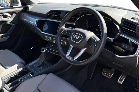 BP20OVL Audi Q3 2.0 TFSI 45 S line S Tronic quattro Euro 6 (s/s) 5dr Thumbnail #15