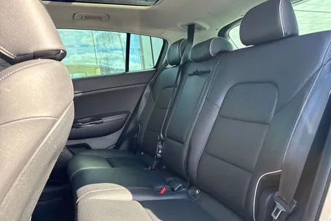 SC66PCU Kia Sportage 1.7 CRDi ISG 3 5dr Thumbnail #19