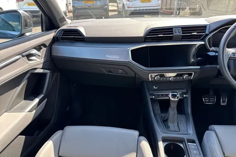 BP20OVL Audi Q3 2.0 TFSI 45 S line S Tronic quattro Euro 6 (s/s) 5dr Thumbnail #21