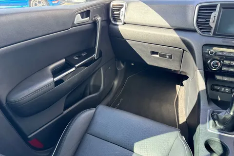 SC66PCU Kia Sportage 1.7 CRDi ISG 3 5dr Thumbnail #20