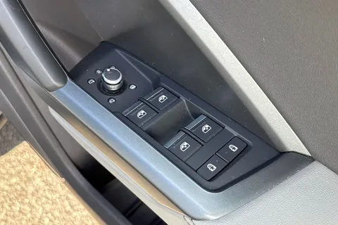 BP20OVL Audi Q3 2.0 TFSI 45 S line S Tronic quattro Euro 6 (s/s) 5dr Thumbnail #22