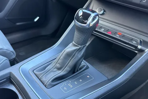 BP20OVL Audi Q3 2.0 TFSI 45 S line S Tronic quattro Euro 6 (s/s) 5dr Thumbnail #24