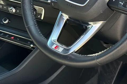 BP20OVL Audi Q3 2.0 TFSI 45 S line S Tronic quattro Euro 6 (s/s) 5dr Thumbnail #32