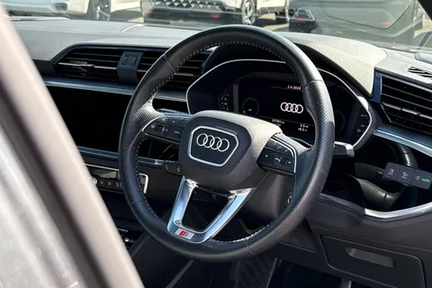 BP20OVL Audi Q3 2.0 TFSI 45 S line S Tronic quattro Euro 6 (s/s) 5dr Thumbnail #33