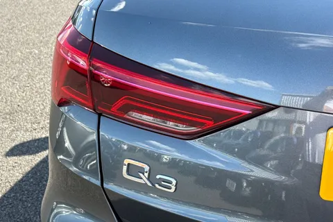 BP20OVL Audi Q3 2.0 TFSI 45 S line S Tronic quattro Euro 6 (s/s) 5dr Thumbnail #35