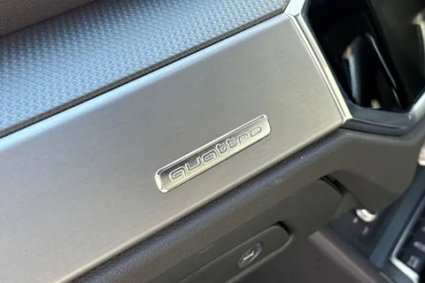 BP20OVL Audi Q3 2.0 TFSI 45 S line S Tronic quattro Euro 6 (s/s) 5dr Thumbnail #39