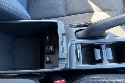 42 of 50 for Honda Civic 1.8 i-VTEC SE Plus Euro 5 (s/s) 5dr