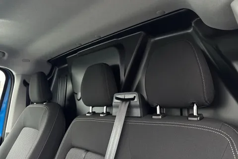 MF26EOV Volkswagen Transporter SWB 150PS AUTO Thumbnail #14