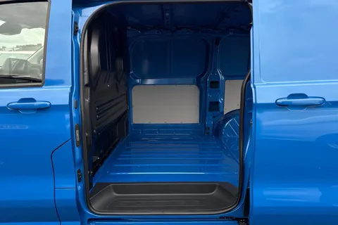 MF26EOV Volkswagen Transporter SWB 150PS AUTO Thumbnail #31