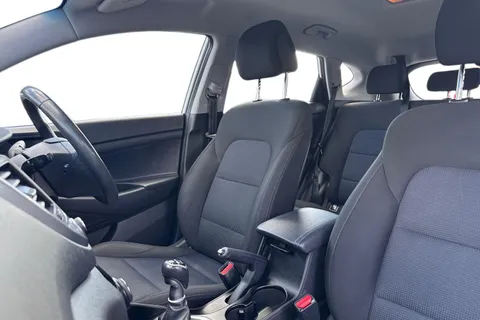 EO18FLM Hyundai Tucson 1.6 GDi Blue Drive SE 5dr 2WD Thumbnail #10