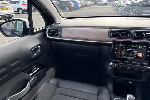 CY71NKK Citroën C3 1.2 PureTech Shine Plus Euro 6 (s/s) 5dr Thumbnail #21