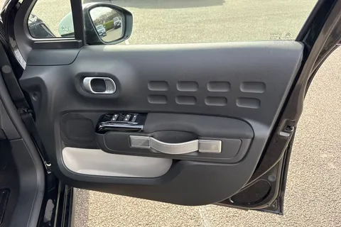 CY71NKK Citroën C3 1.2 PureTech Shine Plus Euro 6 (s/s) 5dr Thumbnail #22