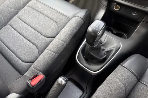 CY71NKK Citroën C3 1.2 PureTech Shine Plus Euro 6 (s/s) 5dr Thumbnail #24