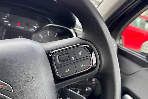 CY71NKK Citroën C3 1.2 PureTech Shine Plus Euro 6 (s/s) 5dr Thumbnail #38