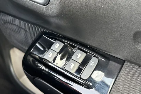 CY71NKK Citroën C3 1.2 PureTech Shine Plus Euro 6 (s/s) 5dr Thumbnail #40