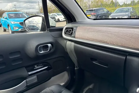 CY71NKK Citroën C3 1.2 PureTech Shine Plus Euro 6 (s/s) 5dr Thumbnail #58