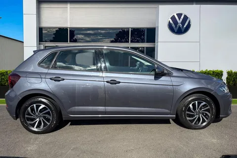 MJ72LNG Volkswagen Polo 1.0 TSI Life 5dr **REAR CAMERA** Thumbnail #3