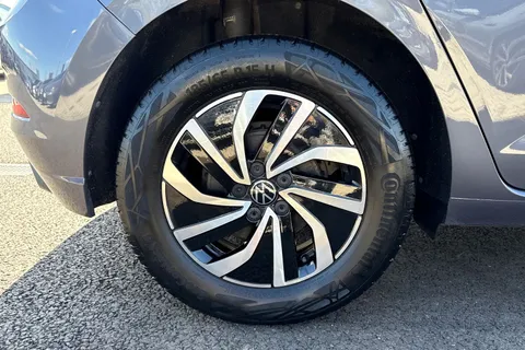 MJ72LNG Volkswagen Polo 1.0 TSI Life 5dr **REAR CAMERA** Thumbnail #9