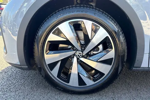 DA25BSU Volkswagen ID.5 128kW Max Pro 77kWh 5dr Auto | Rear Camera | ACC Thumbnail #13