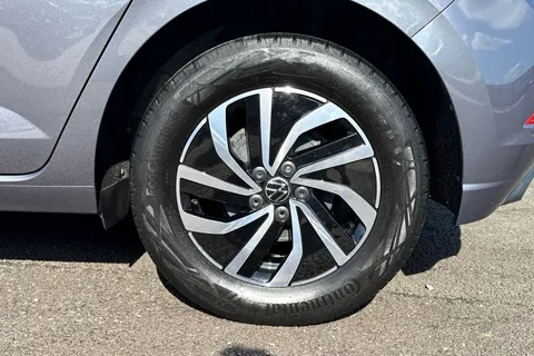 MJ72LNG Volkswagen Polo 1.0 TSI Life 5dr **REAR CAMERA** Thumbnail #12