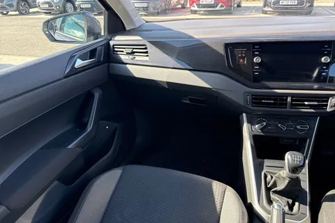 MJ72LNG Volkswagen Polo 1.0 TSI Life 5dr **REAR CAMERA** Thumbnail #19