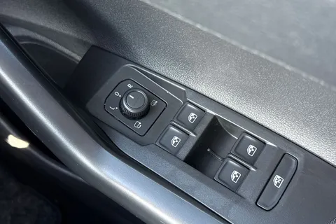 MJ72LNG Volkswagen Polo 1.0 TSI Life 5dr **REAR CAMERA** Thumbnail #20